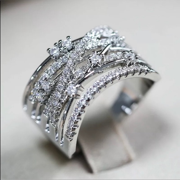 Women’s Luxury 925 Sterling Silver Diamond Ring - Picture 3 of 7